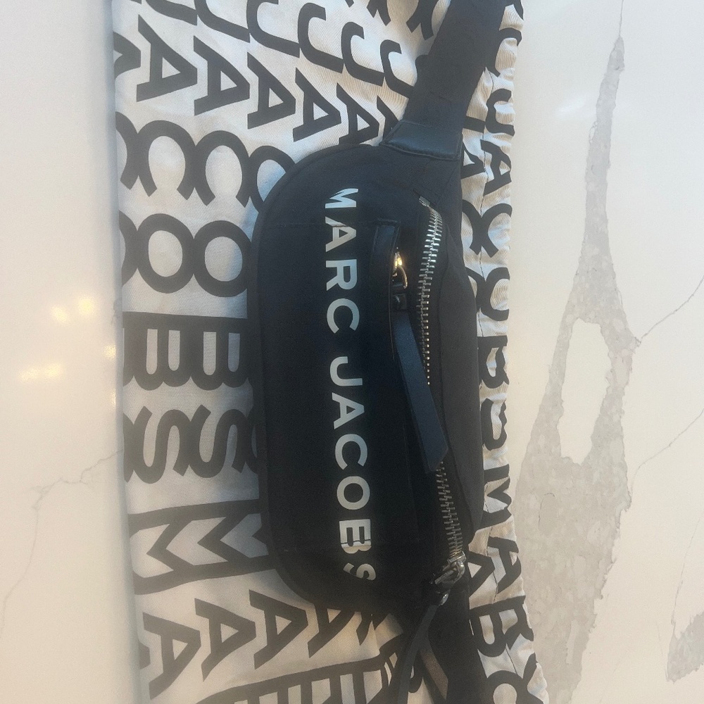 Marc Jacobs Cross Body Bag